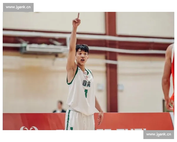 CBA赛场风云再起球队对决与新星崛起全景观察本轮走势深度解读